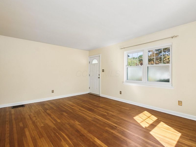 565 Northridge Road, Columbus, OH 43214 Photo 5