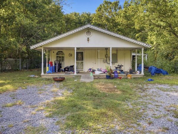 359 Lakes Road, Tracy City, TN 37387