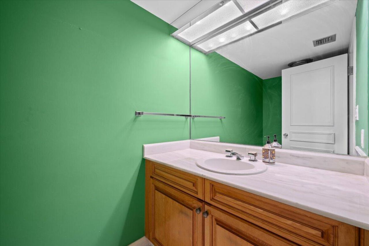 100 Lakeshore Drive, Unit 558, North Palm Beach, FL 33408 Photo