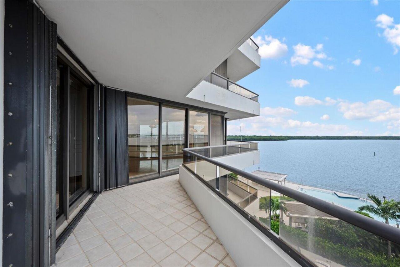 100 Lakeshore Drive, Unit 558, North Palm Beach, FL 33408 Photo