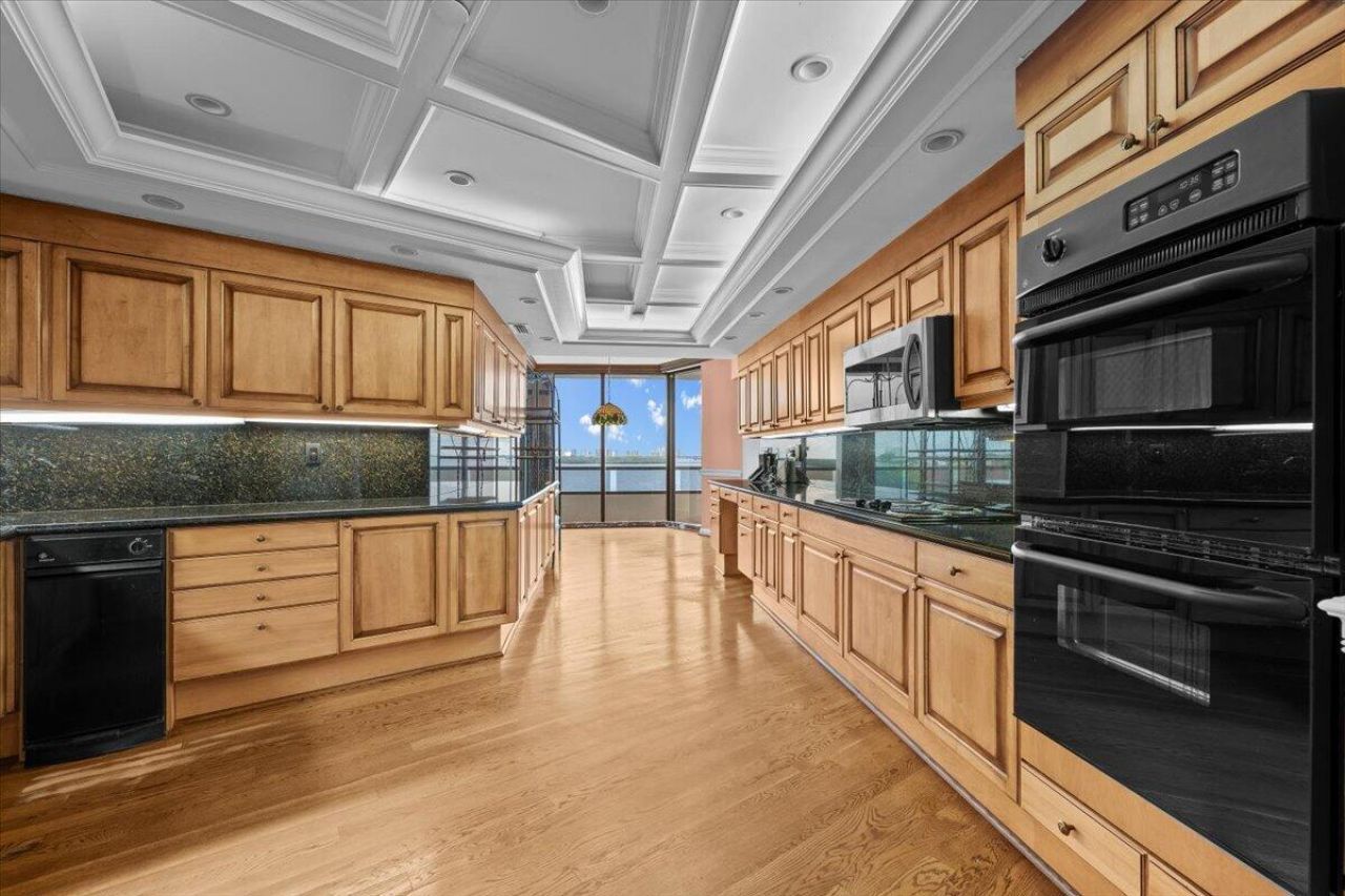 100 Lakeshore Drive, Unit 558, North Palm Beach, FL 33408 Photo