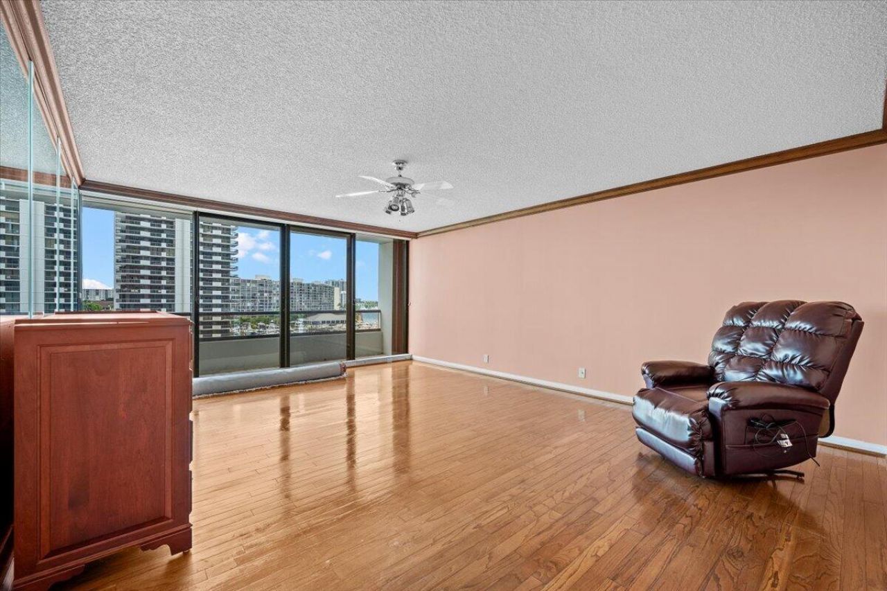 100 Lakeshore Drive, Unit 558, North Palm Beach, FL 33408 Photo