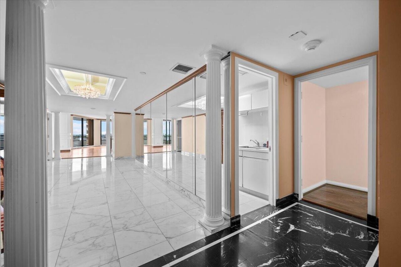 100 Lakeshore Drive, Unit 558, North Palm Beach, FL 33408 Photo