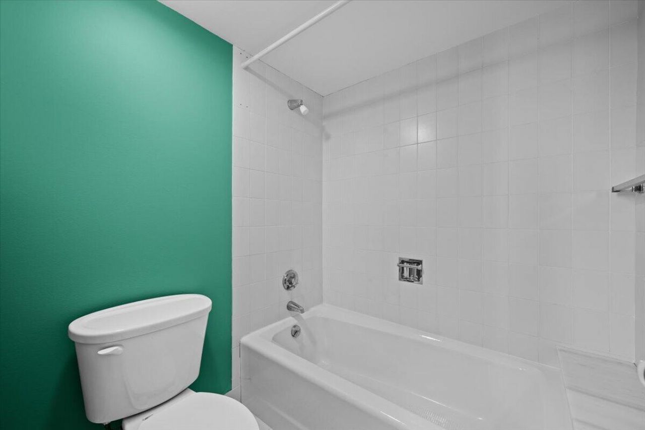 100 Lakeshore Drive, Unit 558, North Palm Beach, FL 33408 Photo
