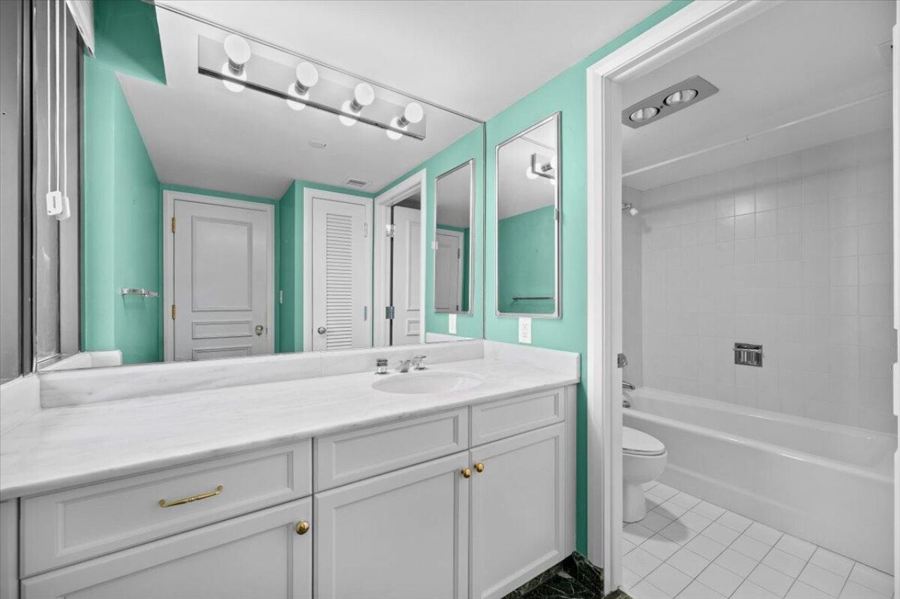 100 Lakeshore Drive, Unit 558, North Palm Beach, FL 33408 Photo