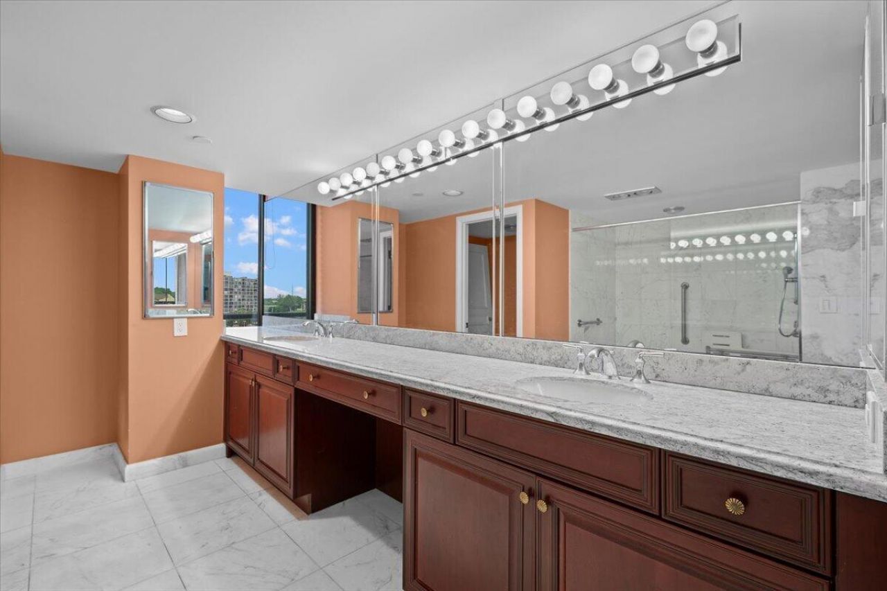 100 Lakeshore Drive, Unit 558, North Palm Beach, FL 33408 Photo