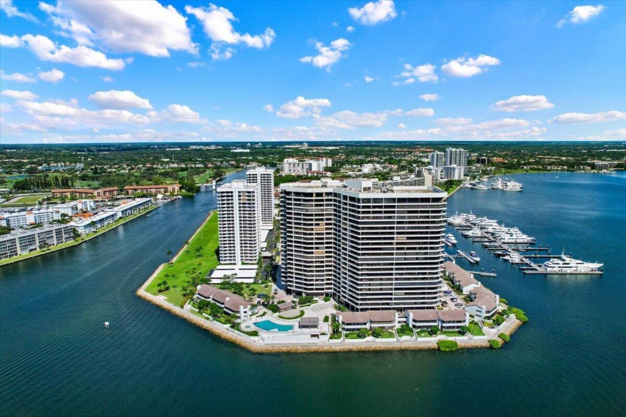 100 Lakeshore Drive, Unit 558, North Palm Beach, FL 33408 Photo