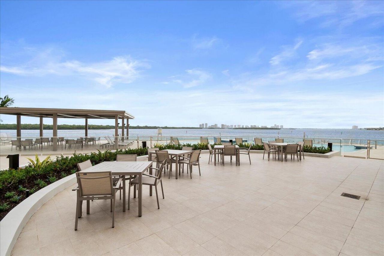 100 Lakeshore Drive, Unit 558, North Palm Beach, FL 33408 Photo