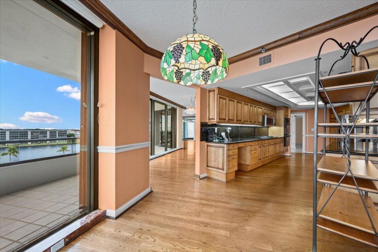 100 Lakeshore Drive, Unit 558, North Palm Beach, FL 33408 Photo