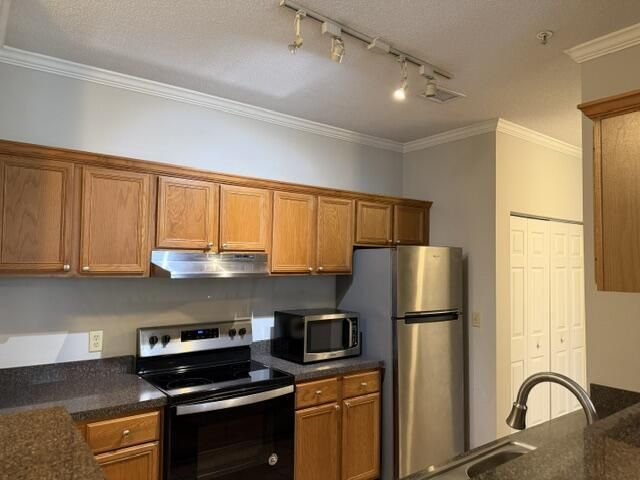 45 Sycamore Avenue Photo 5