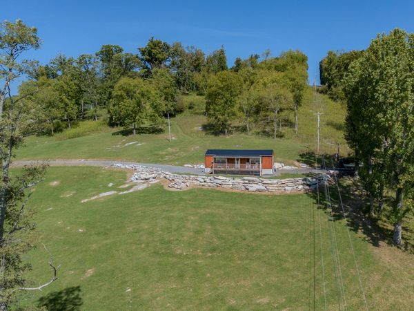 7506 Roaring Run RD, Covington, VA 24426