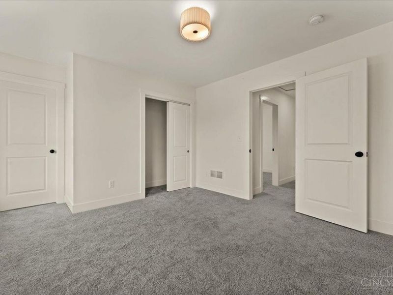 1570 St Leger Place, Cincinnati, OH 45207 Photo 37