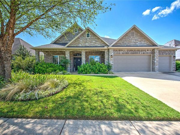 3791 Spanish Bay Place, Fayetteville, AR 72701