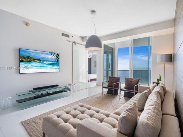 15811 Collins Ave, Unit 2006, Sunny Isles Beach, FL 33160