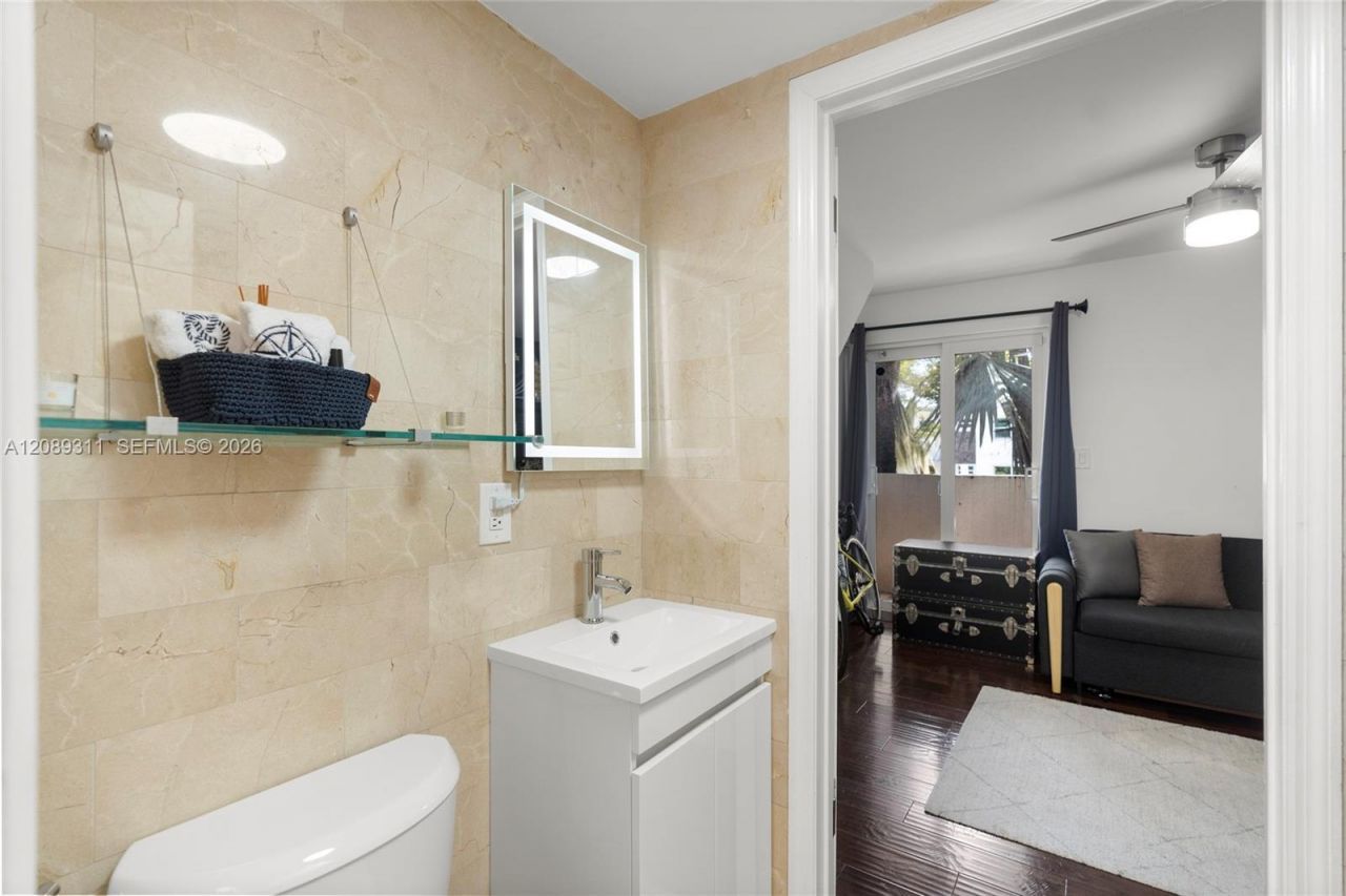 1005 8th St, Unit 206, Miami Beach, FL 33139 Photo
