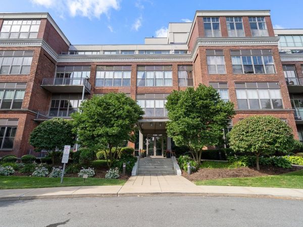 156 Porter St, Unit 327, Boston, MA 02128