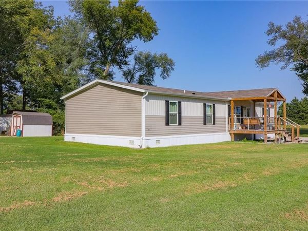 213 S Walnut Street, Centerview, MO 64019