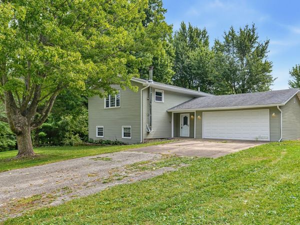 5195 306th Street , Dixon, IA 52745