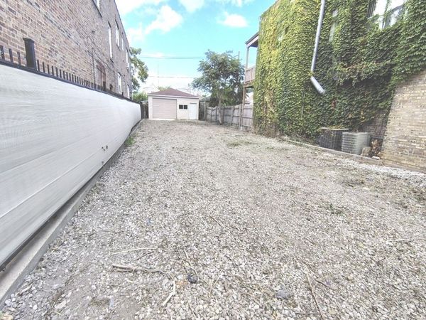 4950 W Diversey Avenue, Chicago, IL 60639