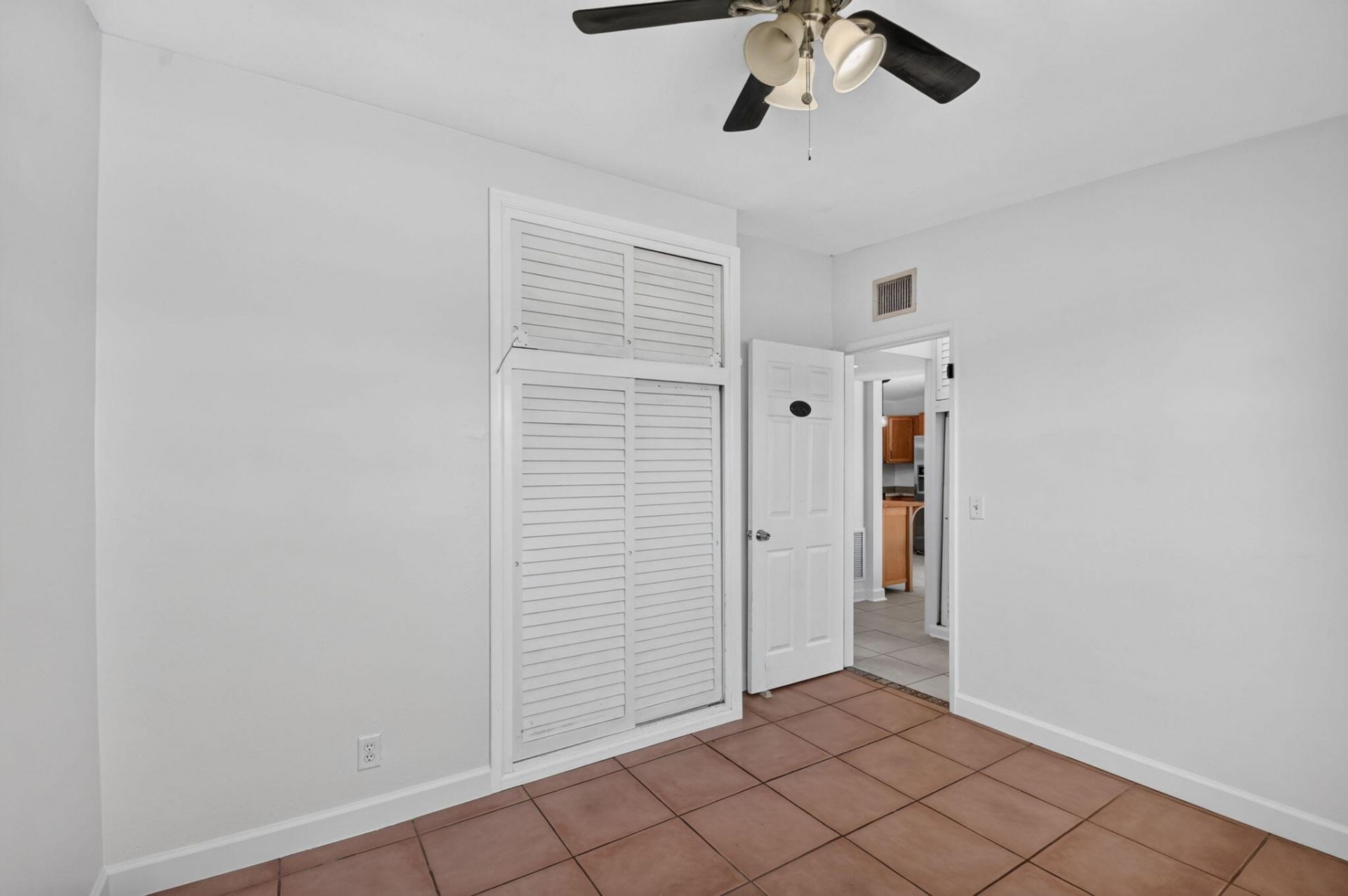 5678 Cinnamon Drive, West Palm Beach, FL 33415 Photo