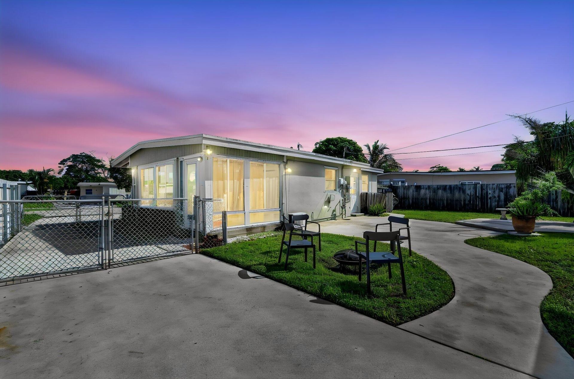 5678 Cinnamon Drive, West Palm Beach, FL 33415 Photo