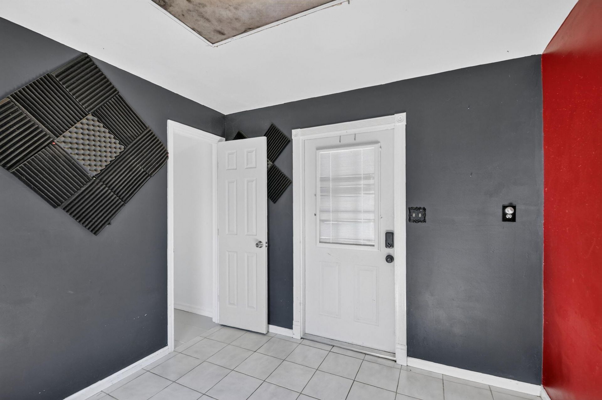 5678 Cinnamon Drive, West Palm Beach, FL 33415 Photo