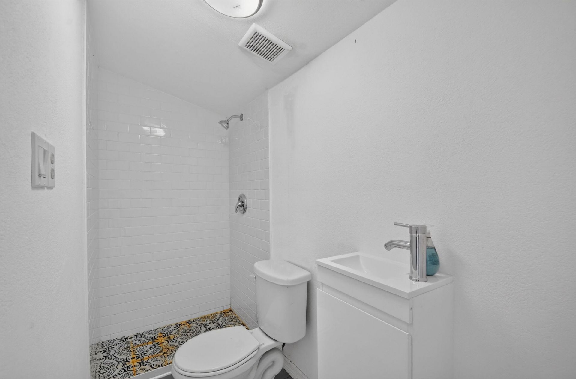 5678 Cinnamon Drive, West Palm Beach, FL 33415 Photo