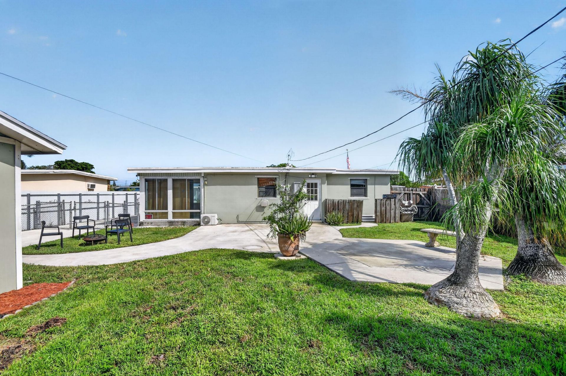 5678 Cinnamon Drive, West Palm Beach, FL 33415 Photo
