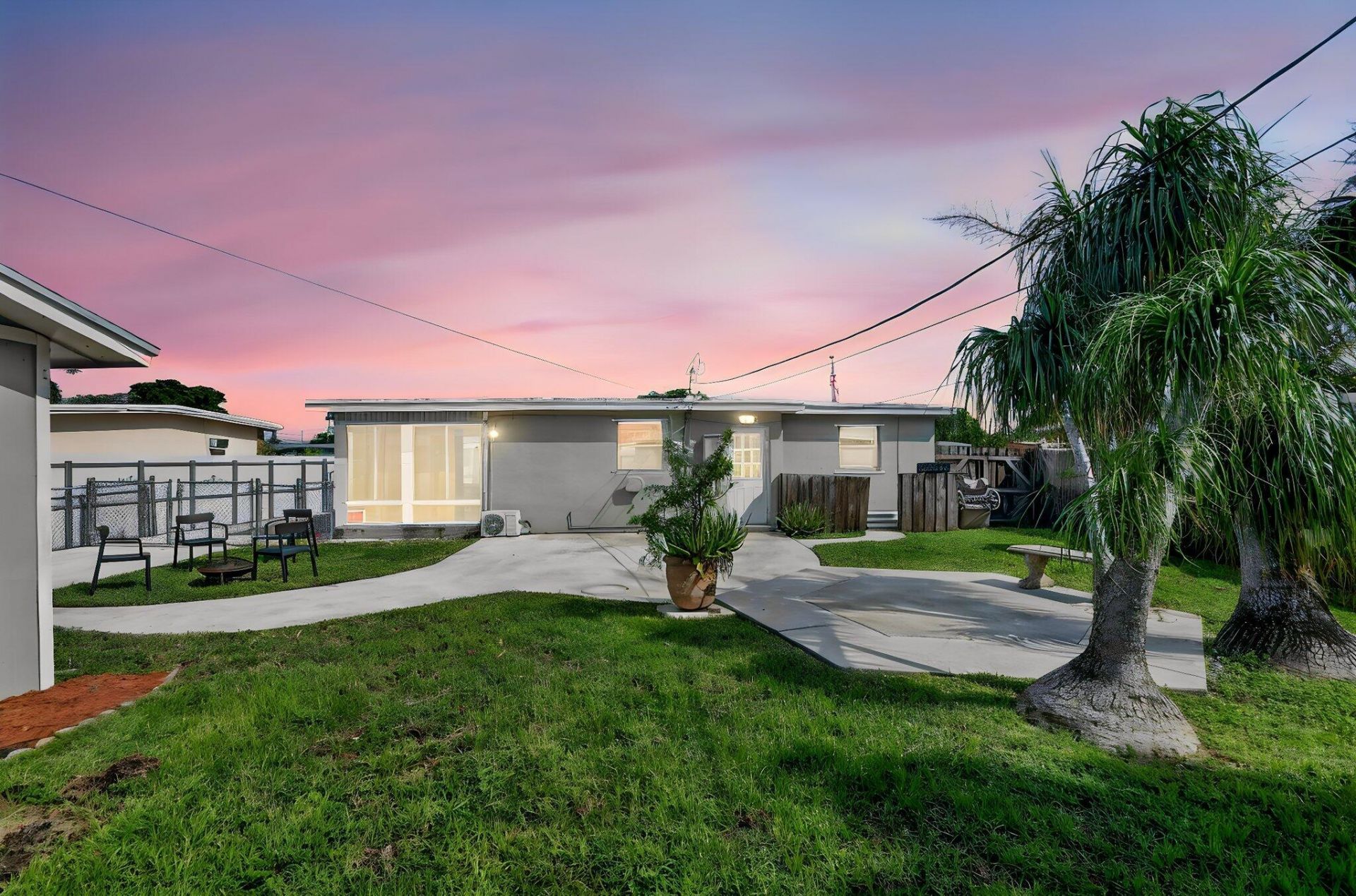 5678 Cinnamon Drive, West Palm Beach, FL 33415 Photo