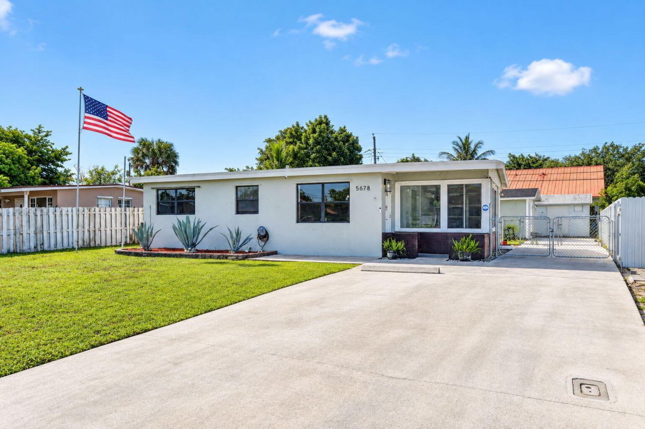 5678 Cinnamon Drive, West Palm Beach, FL 33415 Photo