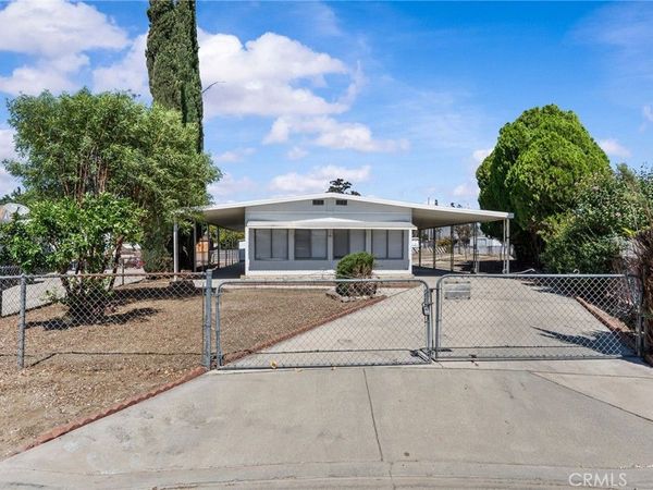 324 Long Street, Hemet, CA 92543