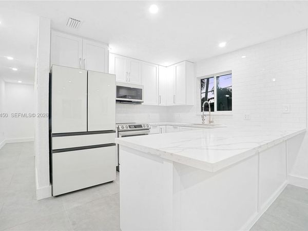 2850 SW 24th St, Unit 2850, Miami, FL 33145