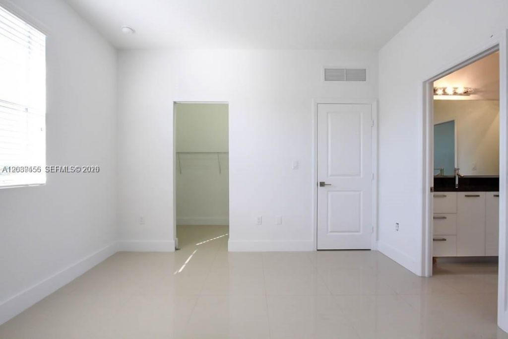 15505 SW 12th Ter, Miami, FL 33194 Photo