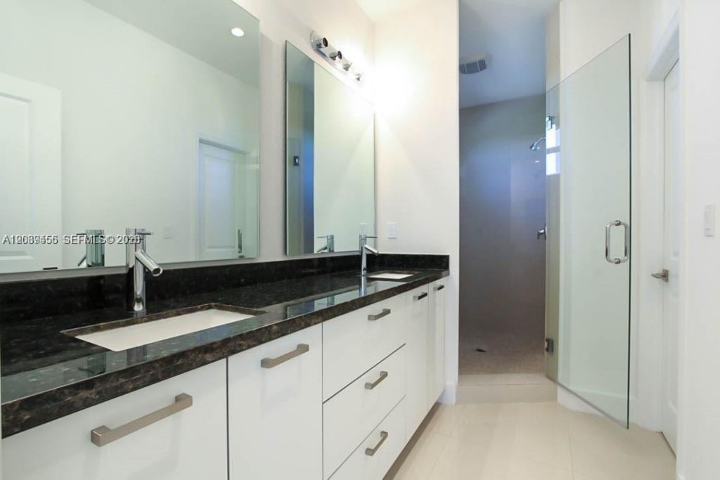 15505 SW 12th Ter, Miami, FL 33194 Photo
