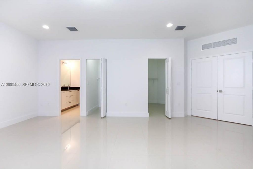 15505 SW 12th Ter, Miami, FL 33194 Photo