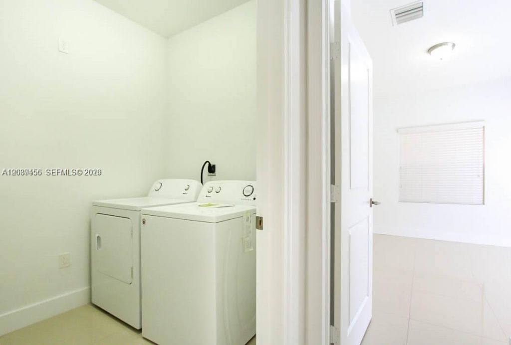 15505 SW 12th Ter, Miami, FL 33194 Photo