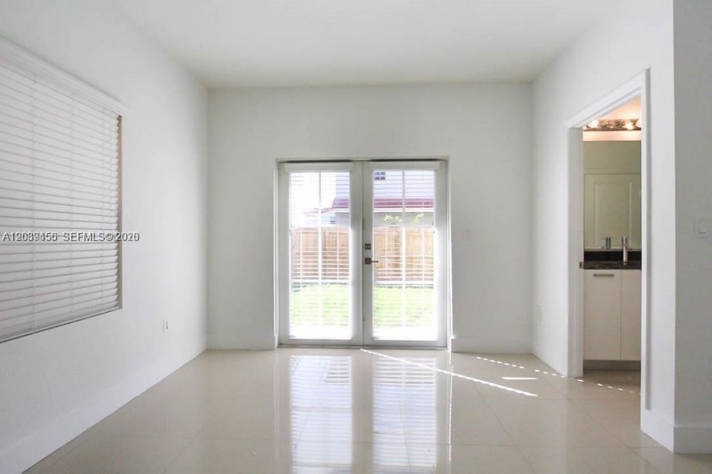15505 SW 12th Ter, Miami, FL 33194 Photo