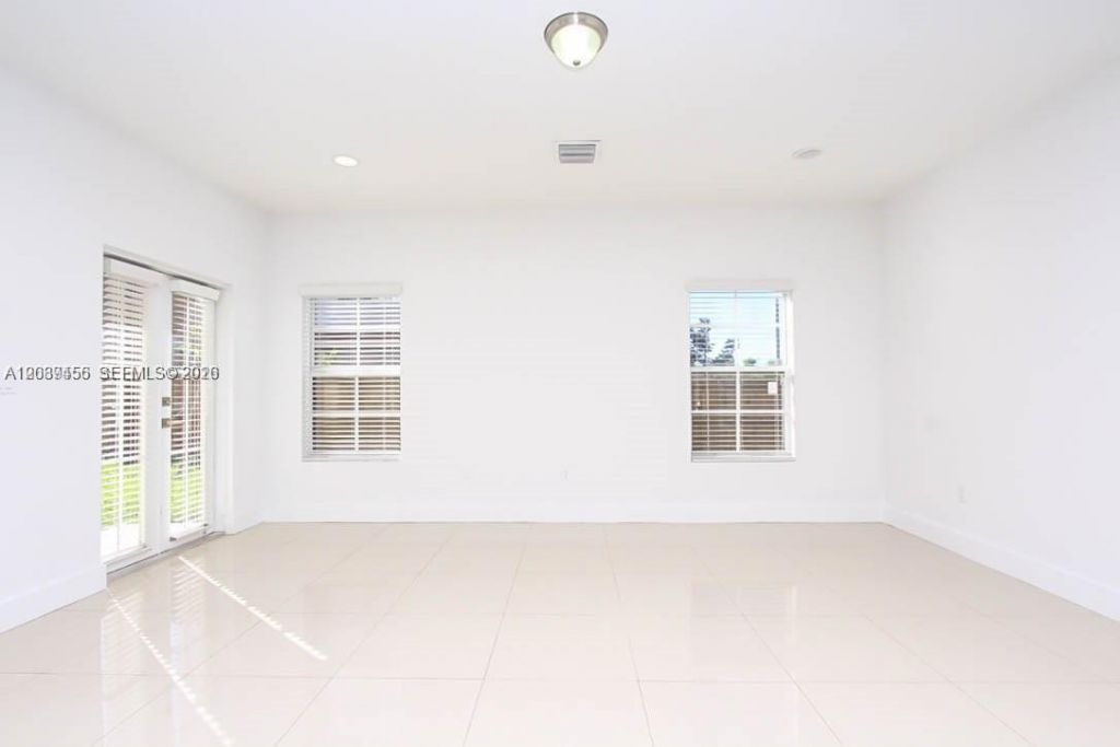 15505 SW 12th Ter, Miami, FL 33194 Photo