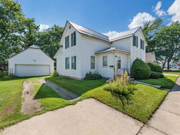 318 E Grove Street, Caledonia, MN 55921