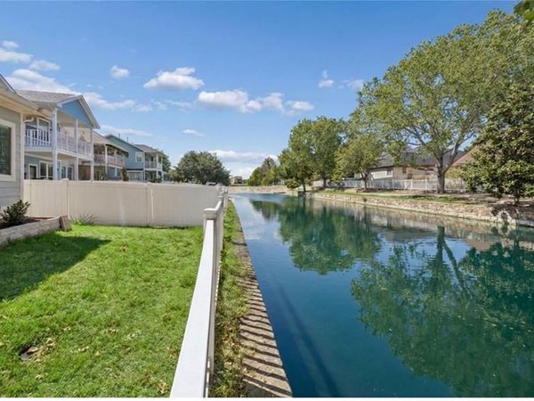 1221 Spanish Moss Drive, Savannah, TX 76227