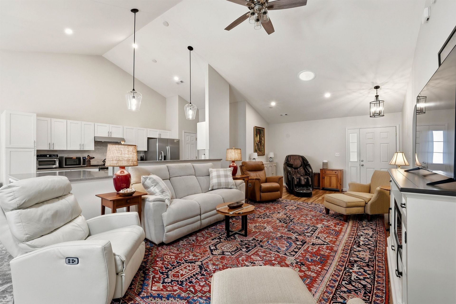 2015 Saltwater St. Photo 6