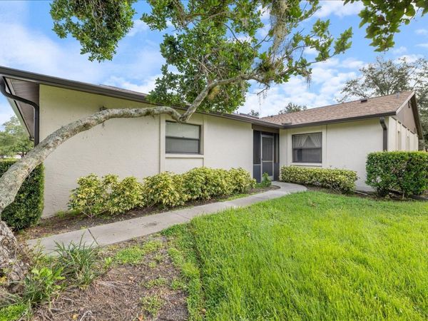 462 OAK HILL CIRCLE, Unit 5, SARASOTA, FL 34232