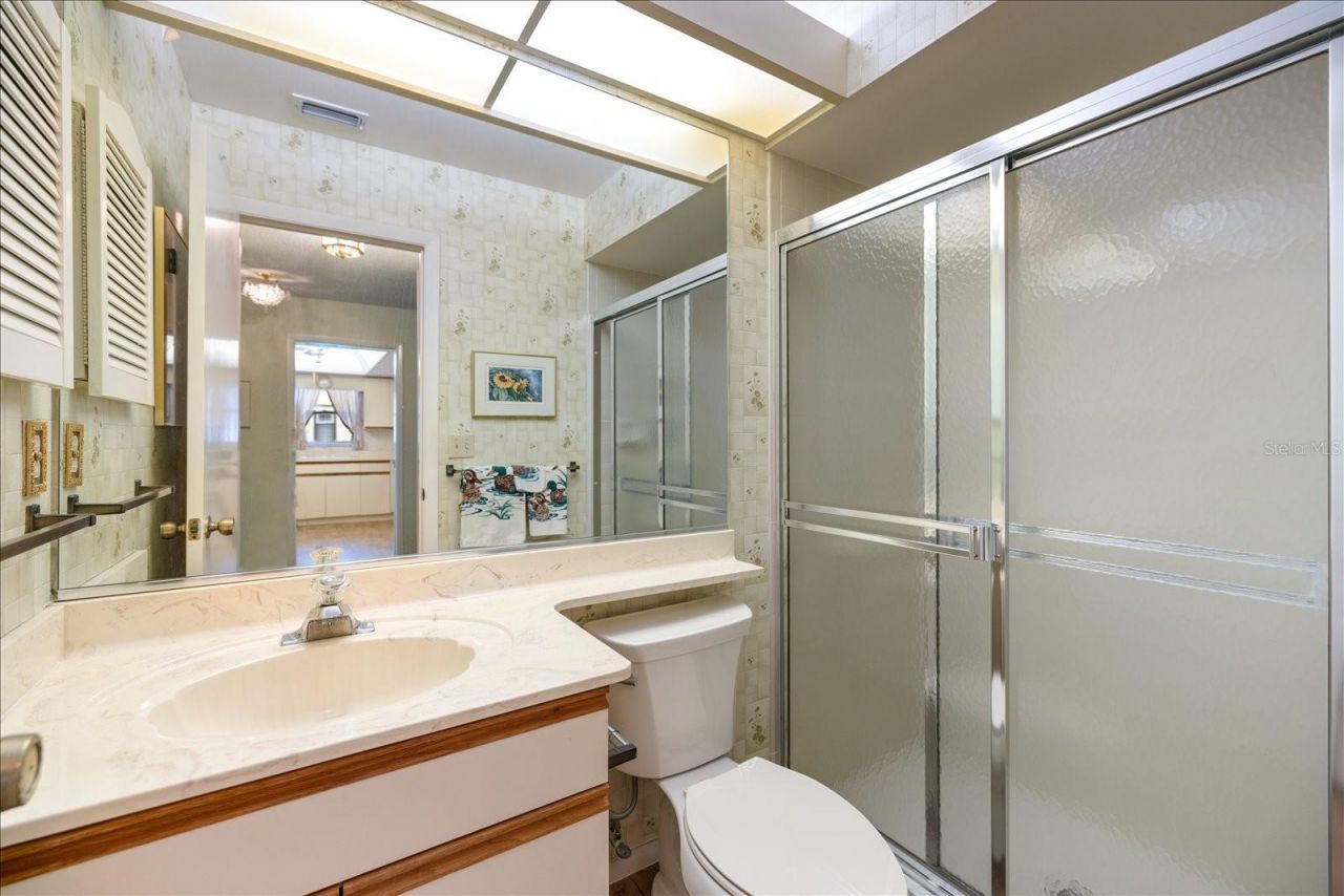 462 Oak Hill Circle, Unit 5, Sarasota, FL 34232 Photo