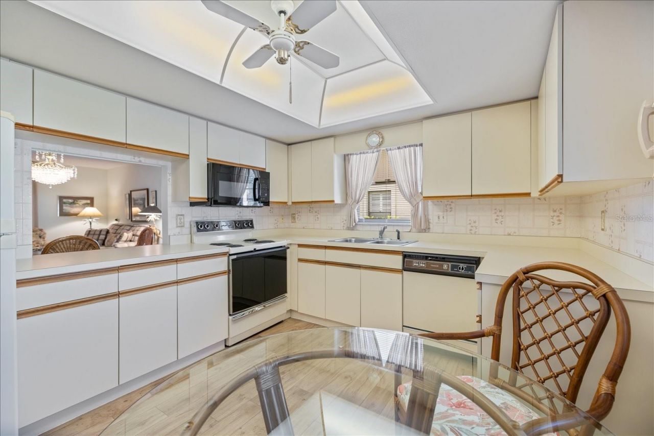 462 Oak Hill Circle, Unit 5, Sarasota, FL 34232 Photo