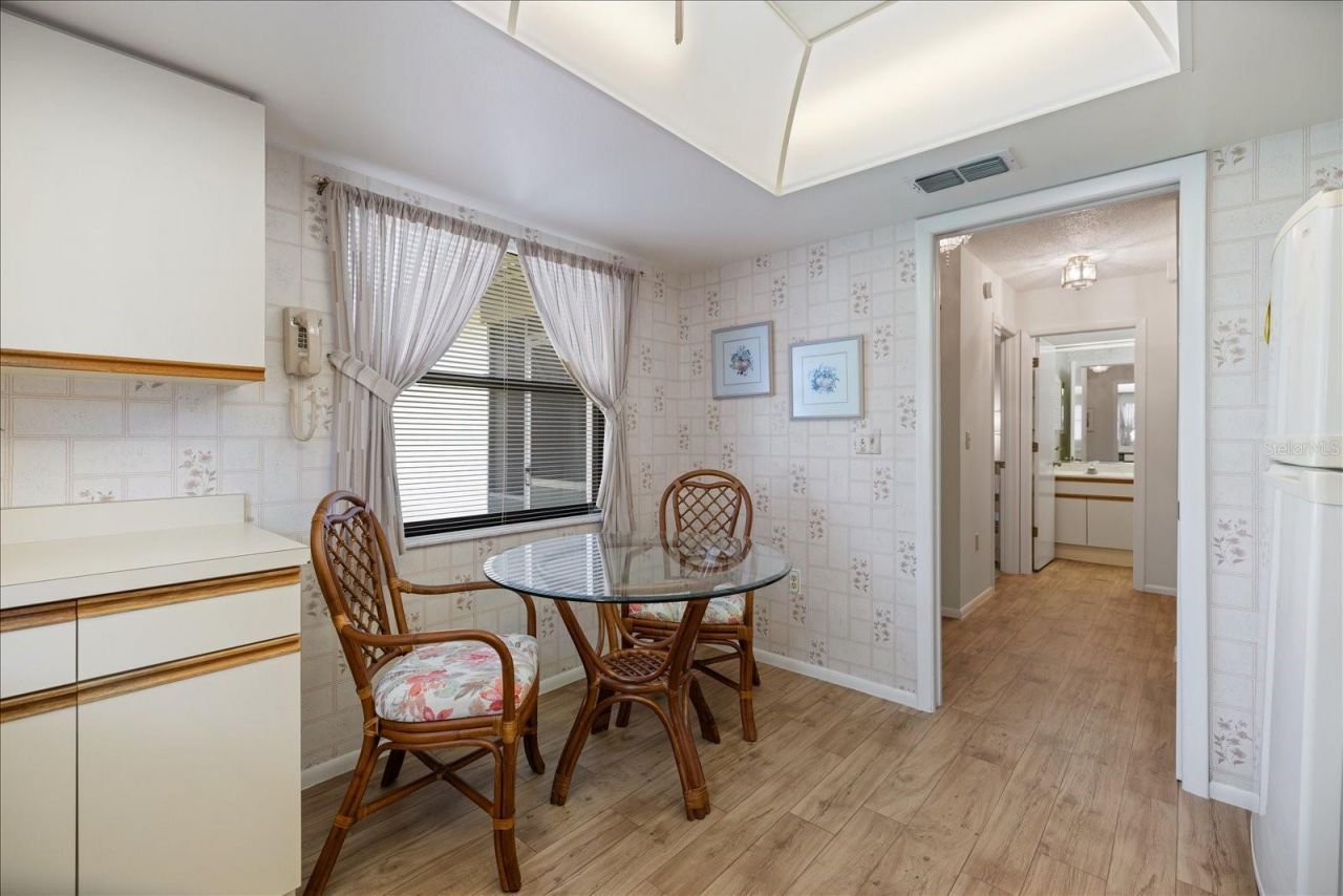 462 Oak Hill Circle, Unit 5, Sarasota, FL 34232 Photo