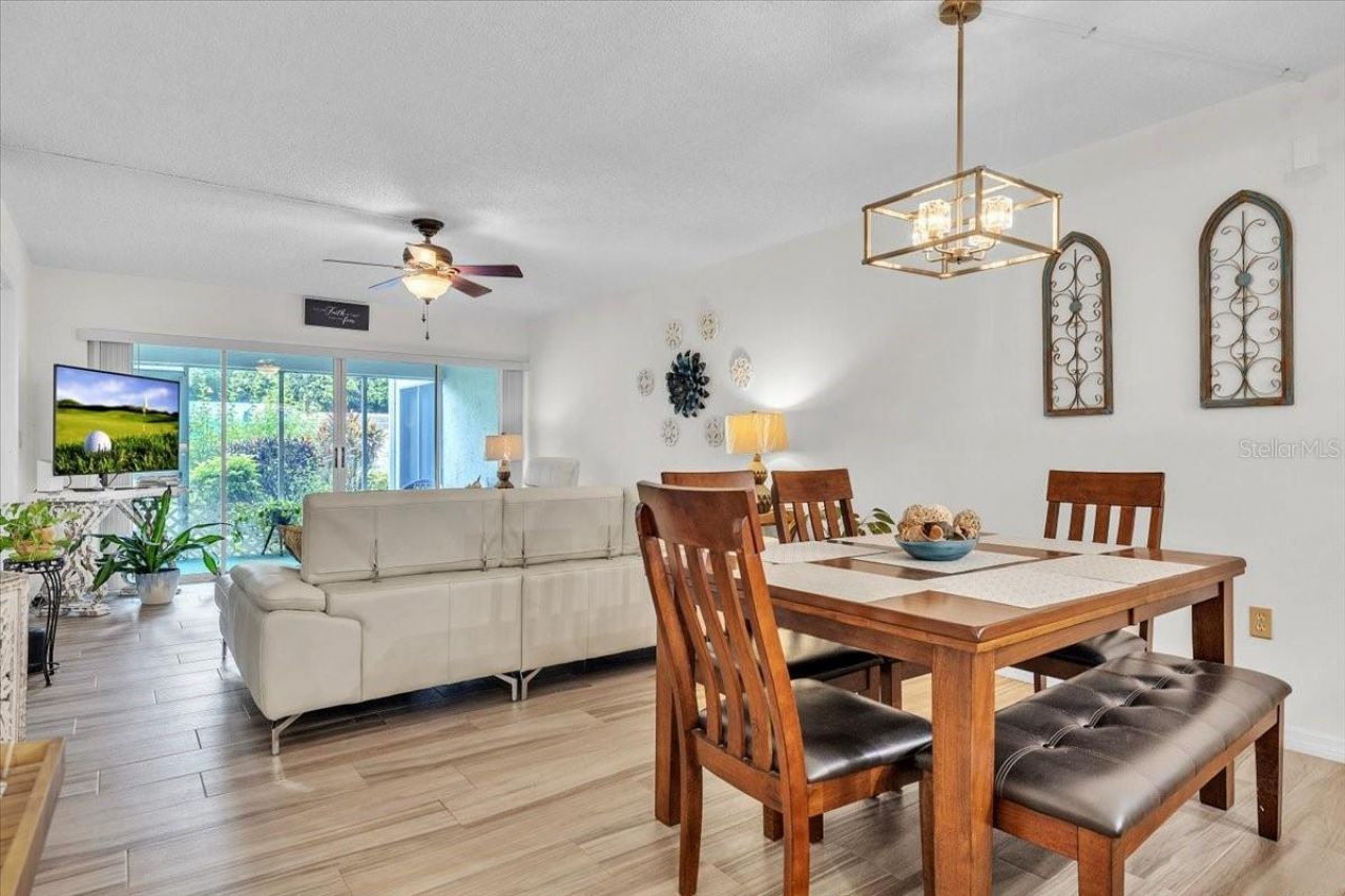 5209 Wedgewood Lane, Unit 17, Sarasota, FL 34235 Photo