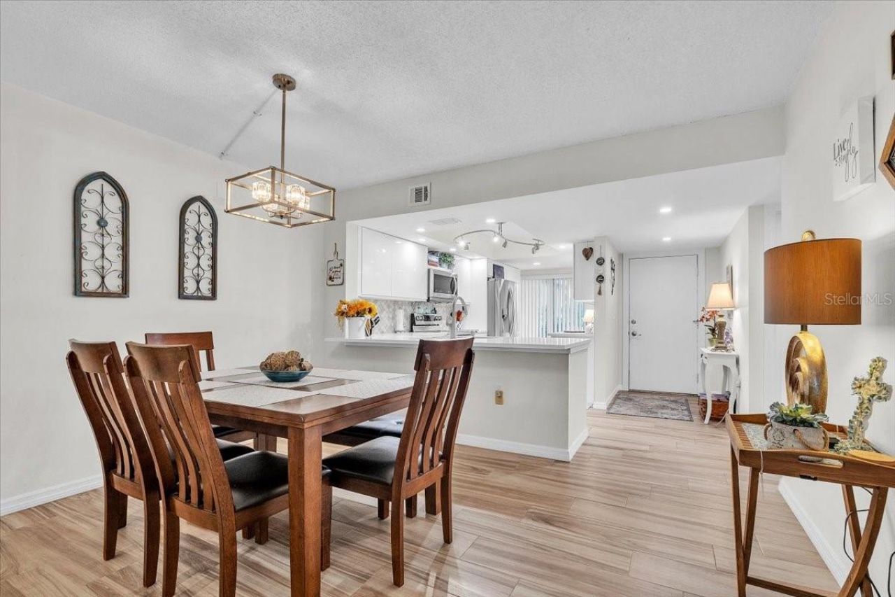 5209 Wedgewood Lane, Unit 17, Sarasota, FL 34235 Photo