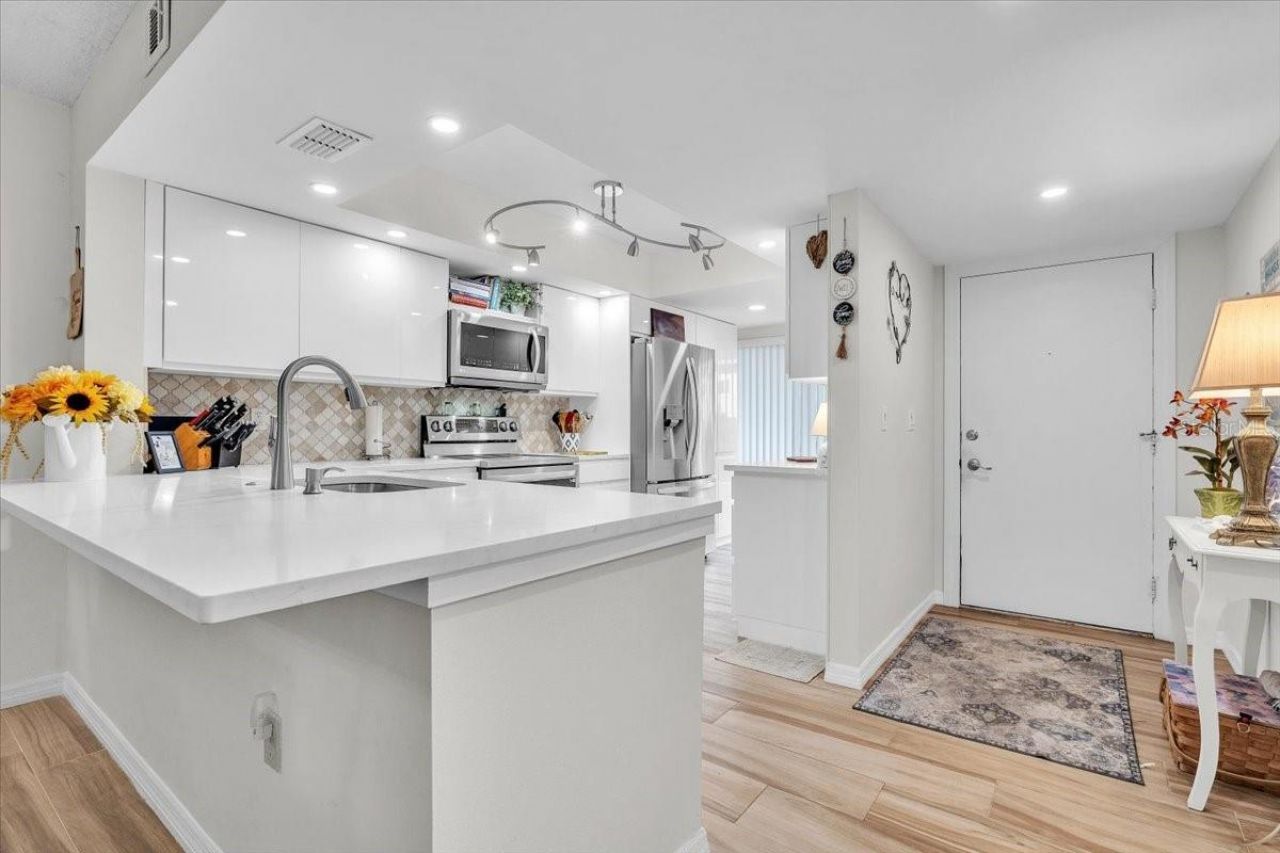 5209 Wedgewood Lane, Unit 17, Sarasota, FL 34235 Photo
