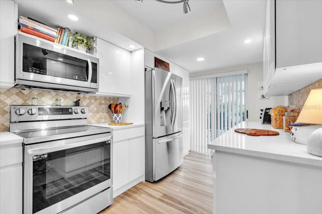 5209 Wedgewood Lane, Unit 17, Sarasota, FL 34235 Photo