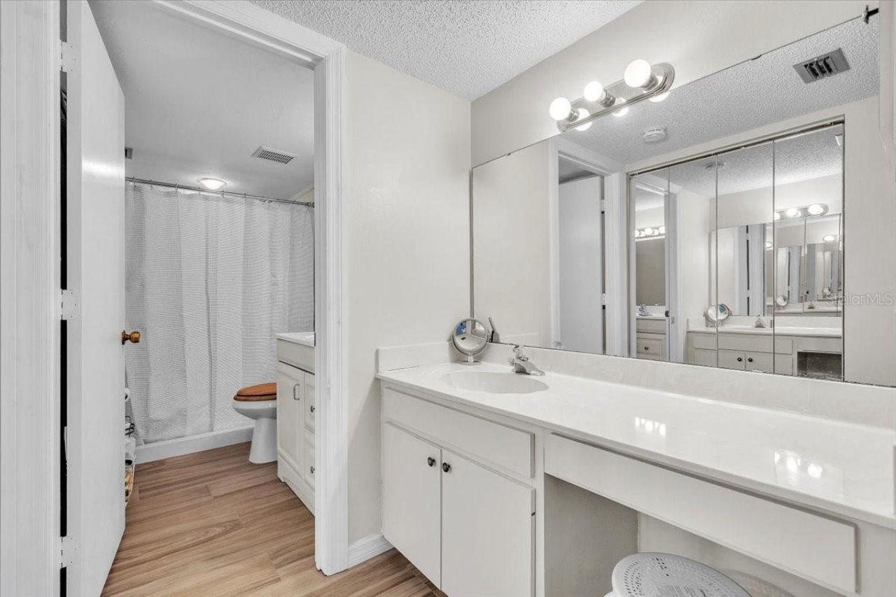 5209 Wedgewood Lane, Unit 17, Sarasota, FL 34235 Photo